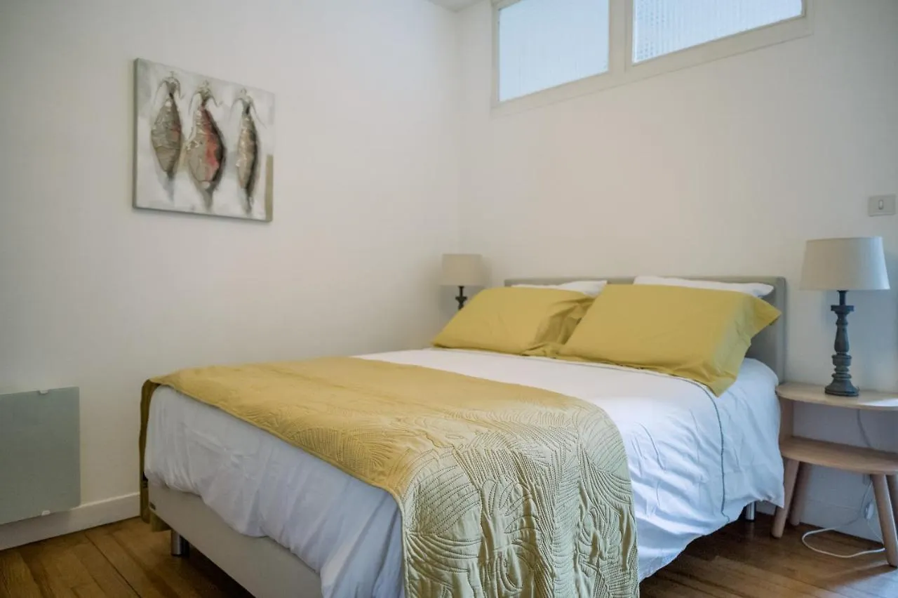 Appartement T3 Place De La Cite Rodez Hyper Centre, Parking Gratuit, Wifi Apartamento